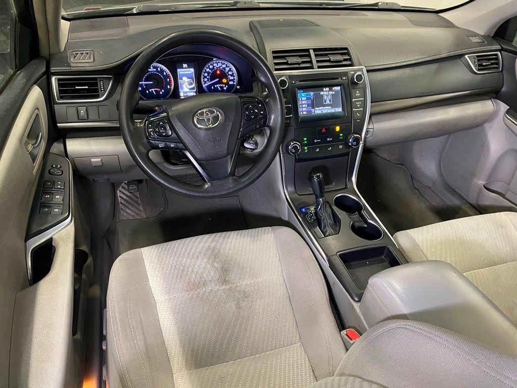 2016 Toyota Camry 4p LE L4/2.5 Aut